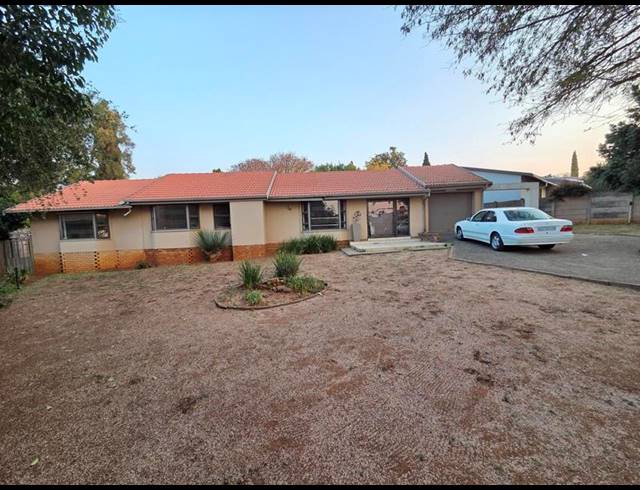 3 BEDROOM HOUSE FOR SALE IN HEUWELOORD